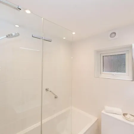 The Mews, York Place By Serviced Χαρογκέιτ