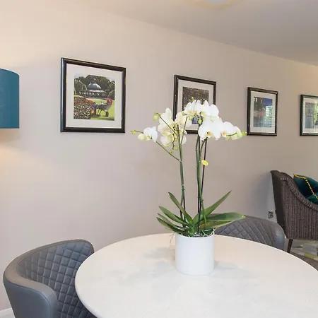 The Mews, York Place By Serviced Lejlighed