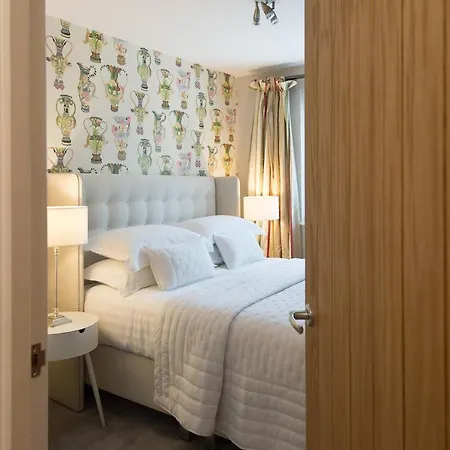 The Mews, York Place By Serviced