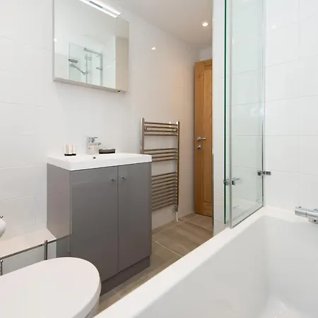 The Mews, York Place By Serviced Apartman *