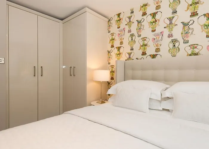 The Mews, York Place By Serviced Appartement